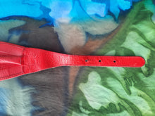 Charger l'image dans la galerie, Ceinture vintage Annaë - Cuir rouge. Gucci. Taille XS, 70. Fabrication Italienne
