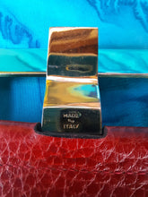 Charger l'image dans la galerie, Ceinture vintage Emy - Cuir rouge. Boucle dorée. Taille 65, XS. Céline. Made in Italy.