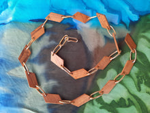 Charger l'image dans la galerie, Ceinture vintage Cyrielle - Chaîne en bois et métal doré. T 85