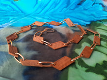 Charger l'image dans la galerie, Ceinture vintage Cyrielle - Chaîne en bois et métal doré. T 85