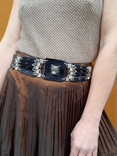 Charger l'image dans la galerie, Ceinture vintage Claudie - Chaînes multi rang poils noirs ornée d'un guépard. T 85. José Cotel. Made in France