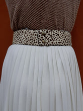 Charger l'image dans la galerie, Ceinture vintage Noor - Cuir et poils rasé léopard. Chaîne dorée. T 75. Jean François Esten. Made in France.