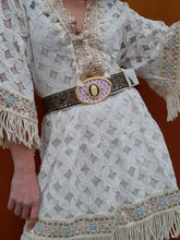 Charger l'image dans la galerie, Ceinture vintage Fiona - Cuir et dentelle bronze. Boucle vierge. Manoush. T 80