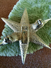 Charger l'image dans la galerie, Broche ancienne Juliette - Etoile argentée ornée de strass. Yves Saint Laurent. Made in France