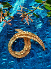 Charger l'image dans la galerie, Broche ancienne Emmy - Feuille dorée Carven.