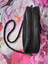 Charger l'image dans la galerie, Sac vintage Apolline - Velours noir clouté orné de chaînes et gland