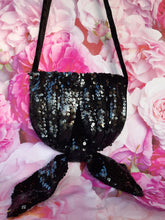 Charger l'image dans la galerie, Pochette nœud vintage Lali - Azzaro pour Renata Boutique. Velours et sequins noir. Made in France.
