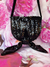 Charger l'image dans la galerie, Pochette nœud vintage Lali - Azzaro pour Renata Boutique. Velours et sequins noir. Made in France.