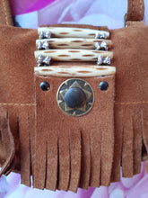 Charger l'image dans la galerie, Mini pochette vintage Willow - Daim marron à franges.
