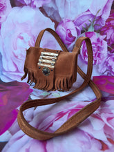 Charger l'image dans la galerie, Mini pochette vintage Willow - Daim marron à franges.