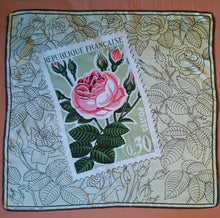 Charger l'image dans la galerie, Foulard vintage Céleste - Timbre fleuri en soie naturelle. Henry à la Pensée. Made in France. 77 x 81