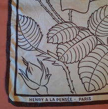 Charger l'image dans la galerie, Foulard vintage Céleste - Timbre fleuri en soie naturelle. Henry à la Pensée. Made in France. 77 x 81