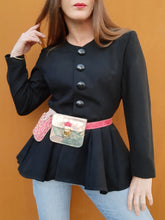 Charger l'image dans la galerie, Blazer vintage Samy- A basque bien cintré. Taille M, 38, 40. Alouette Paris.