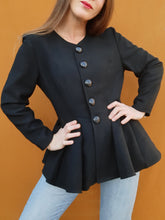 Charger l'image dans la galerie, Blazer vintage Samy- A basque bien cintré. Taille M, 38, 40. Alouette Paris.