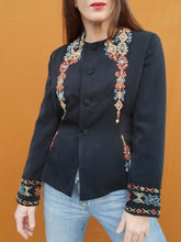 Charger l'image dans la galerie, Blazer vintage Carry - Très cintré. Broderies géométriques. Taille M, 38, 40. Garuzo