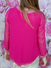 Charger l'image dans la galerie, Blouse vintage Elodie - Rose fuchsia. Col et manches ornés de perles. Taille S, 36, 38. Cinquini.