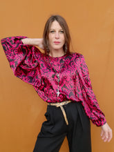 Charger l'image dans la galerie, Blouse vintage Sandrine - Manche plissées oversise. Imprimé fleuri rose fuchsia et prune. Taille XL, 42, 44.