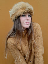 Charger l'image dans la galerie, Toque / Chapka vintage Svetlana - Cuir & fourrure marron crème à poils longs