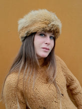 Charger l'image dans la galerie, Toque / Chapka vintage Svetlana - Cuir & fourrure marron crème à poils longs