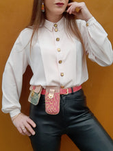Charger l'image dans la galerie, Chemisier vintage Blandine - Plastron à jolis boutons. Taille M, 38, 40. Thérèse Baumaire. Made in France.