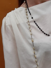 Charger l'image dans la galerie, Blouse vintage Léna - Plumetis irisés et boutonnage sur le côté. Taille XL, 42, 44.