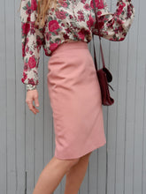 Charger l'image dans la galerie, Jupe crayon vintage Dianne - Rose. Taille M, 38, 40. Meja. Made in France
