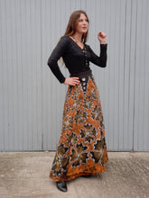 Charger l'image dans la galerie, Jupe portefeuille Wax Inaya - Coton imprimé fleuri. Taille M, L, XL, 38, 40, 42, 44.