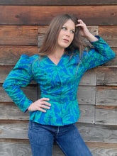 Charger l'image dans la galerie, Blouse vintage Shanna - Imprimé tropical et basque. Taille M, 38, 40.