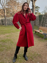 Charger l'image dans la galerie, Manteau vintage Carla - Pure laine. Manches à crevé. Rouge et noir. Taille XL, 42, 44. Made in France.