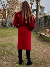 Charger l'image dans la galerie, Manteau vintage Carla - Pure laine. Manches à crevé. Rouge et noir. Taille XL, 42, 44. Made in France.