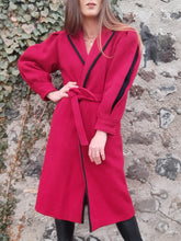 Charger l'image dans la galerie, Manteau vintage Carla - Pure laine. Manches à crevé. Rouge et noir. Taille XL, 42, 44. Made in France.