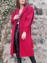 Charger l'image dans la galerie, Manteau vintage Carla - Pure laine. Manches à crevé. Rouge et noir. Taille XL, 42, 44. Made in France.