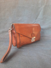 Charger l'image dans la galerie, Compagnon vintage - Cuir marron. Pierre Cardin. Made in France.