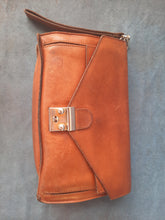 Charger l'image dans la galerie, Compagnon vintage - Cuir marron. Pierre Cardin. Made in France.
