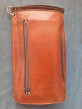 Charger l'image dans la galerie, Compagnon vintage - Cuir marron. Pierre Cardin. Made in France.