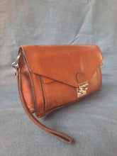 Charger l'image dans la galerie, Compagnon vintage - Cuir marron. Pierre Cardin. Made in France.