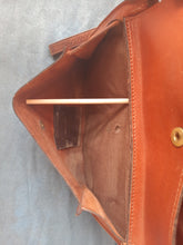 Charger l'image dans la galerie, Compagnon vintage - Cuir marron. Pierre Cardin. Made in France.