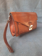 Charger l'image dans la galerie, Compagnon vintage - Cuir marron. Pierre Cardin. Made in France.