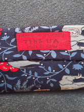 Charger l'image dans la galerie, Cravate Hermès Paris - 100 % soie. Made in France.