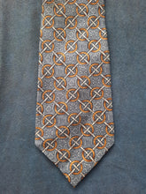 Charger l'image dans la galerie, Cravate Céline Paris. Pure soie. Fabriquée en Espagne.