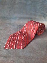 Charger l'image dans la galerie, Cravate Nina Ricci Paris. Soie. Fabriquée en France.