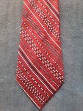Charger l'image dans la galerie, Cravate Nina Ricci Paris. Soie. Fabriquée en France.