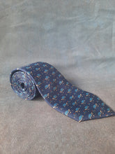 Charger l'image dans la galerie, Cravate Hermès Paris. 100 % soie. Made in France.