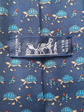 Charger l'image dans la galerie, Cravate Hermès Paris. 100 % soie. Made in France.