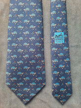 Charger l'image dans la galerie, Cravate Hermès Paris. 100 % soie. Made in France.