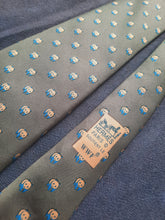 Charger l'image dans la galerie, Cravate Hermès Paris. 100 % soie. WWF pandas. Made in France.