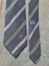 Charger l'image dans la galerie, Cravate Céline Paris. Pure soie. Fabriqué en Espagne.