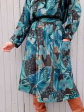 Charger l'image dans la galerie, Ensemble vintage Mado - Chemise et jupe portefeuille feuillage. Taille S, 36, 38