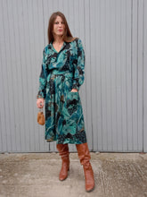 Charger l'image dans la galerie, Ensemble vintage Mado - Chemise et jupe portefeuille feuillage. Taille S, 36, 38