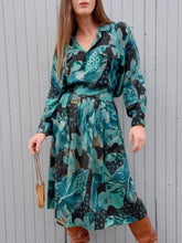 Charger l'image dans la galerie, Ensemble vintage Mado - Chemise et jupe portefeuille feuillage. Taille S, 36, 38